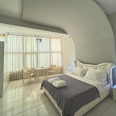 Qerrexhias Grand Hotel Gjyshi מראה חיצוני תמונה