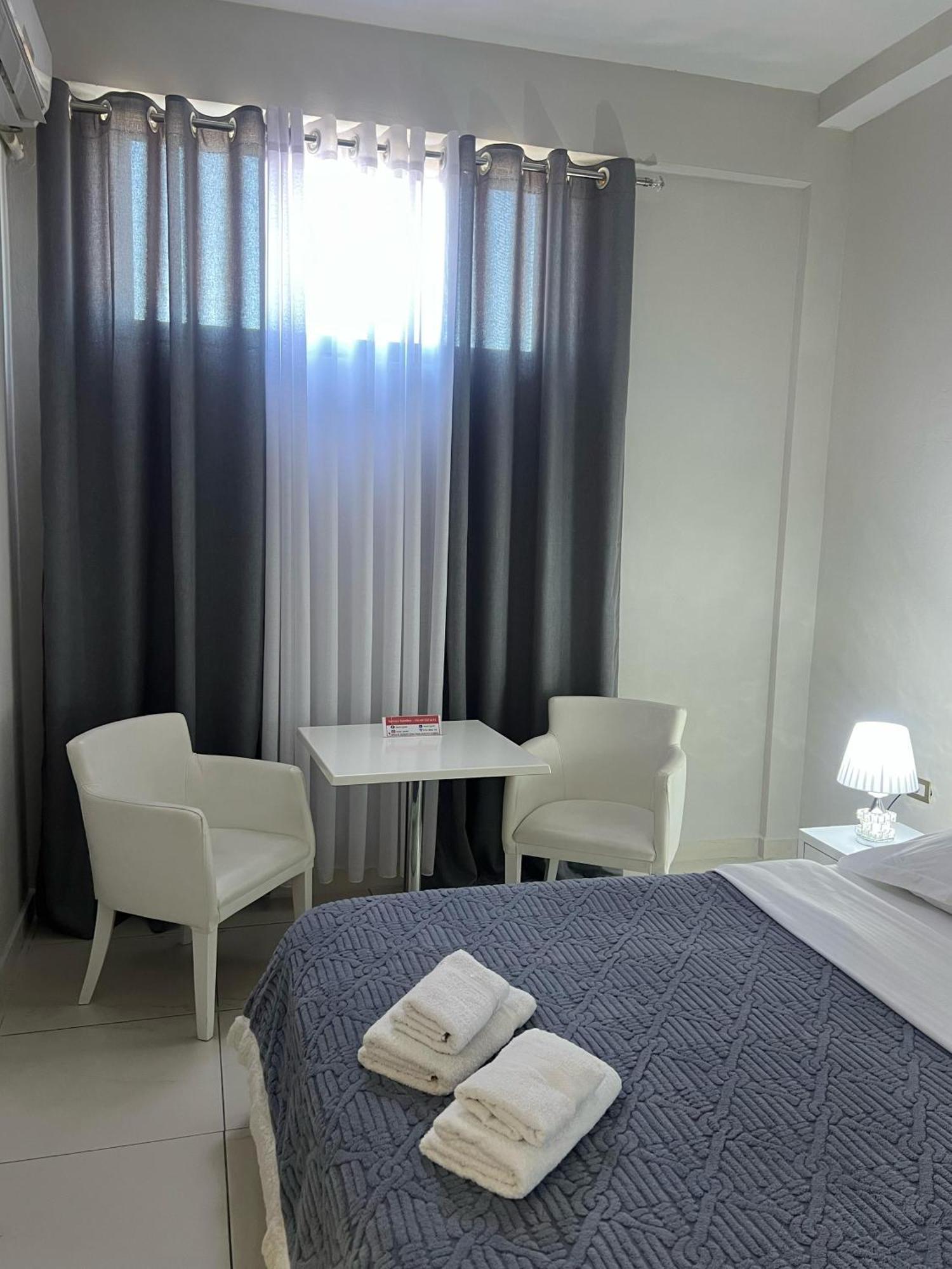 Qerrexhias Grand Hotel Gjyshi מראה חיצוני תמונה