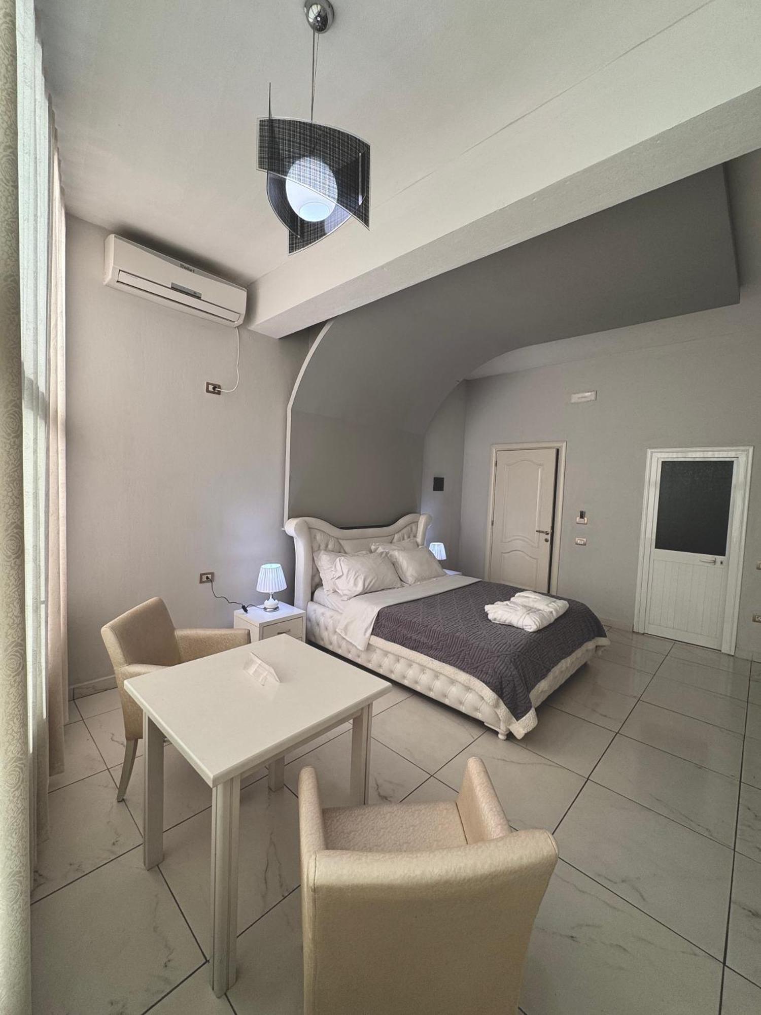 Qerrexhias Grand Hotel Gjyshi מראה חיצוני תמונה