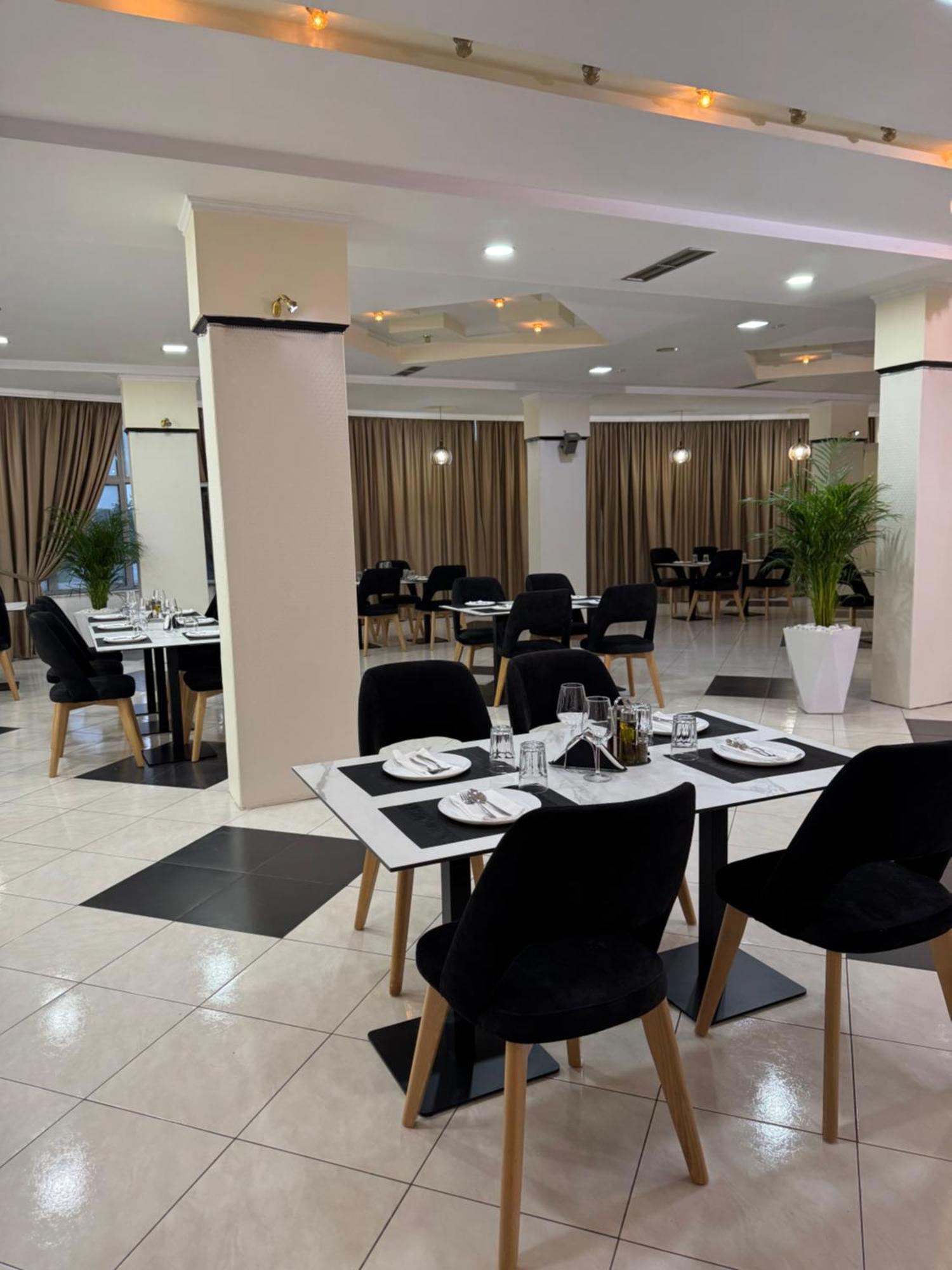 Qerrexhias Grand Hotel Gjyshi מראה חיצוני תמונה